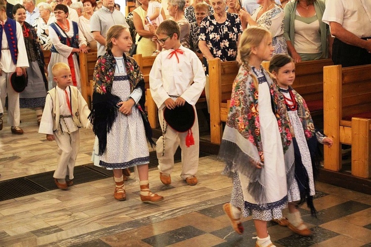 Rajcza przyjęła relikwie Prymasa Tysiąclecia oraz kapelana Solidarności