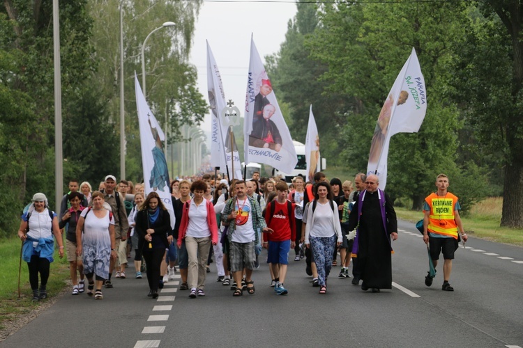 Z Płocka do Częstochowy piesi pątnicy będą wędrować przez dziewięć dni.