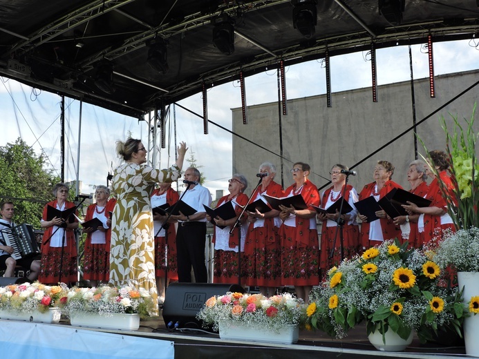 Żychlin. Biesiada u apostołów Piotra i Pawła