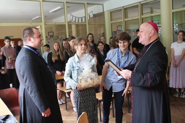 Bp Piotr Greger u oazowiczów III stopnia OND w Zagórniku - 2022