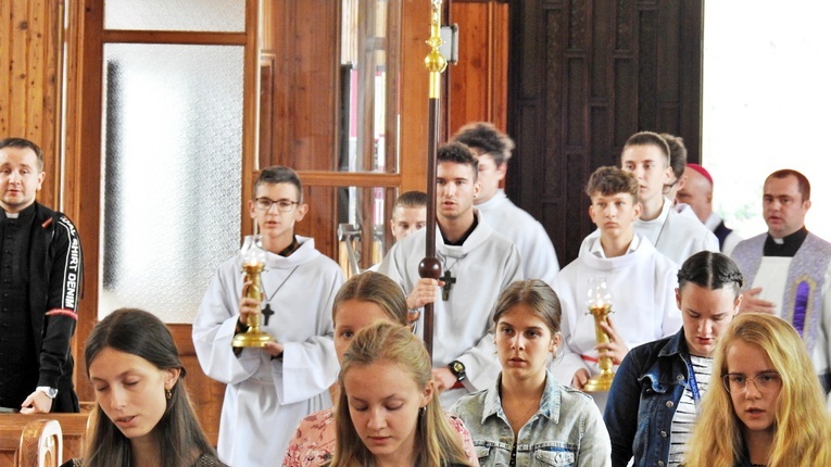 Bp Piotr Greger u oazowiczów III stopnia OND w Zagórniku - 2022