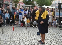 Płonąca żyrafa i „Trzy Oblicza Salvadora Dali” drugiego dnia Festiwalu Teatru Otwartego