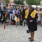 Płonąca żyrafa i „Trzy Oblicza Salvadora Dali” drugiego dnia Festiwalu Teatru Otwartego