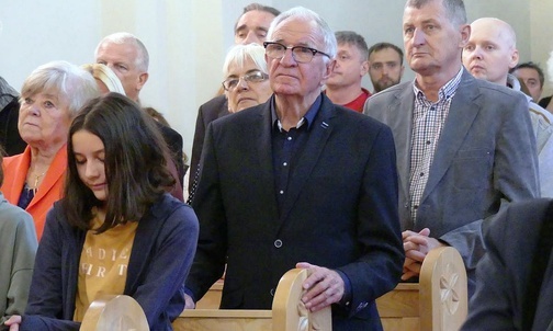 Trener Antoni Piechniczek dziś w wiślańskim kościele.