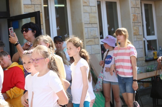 Dzień Rodziny przy papieskiej szkole w Porąbce-Kozubniku