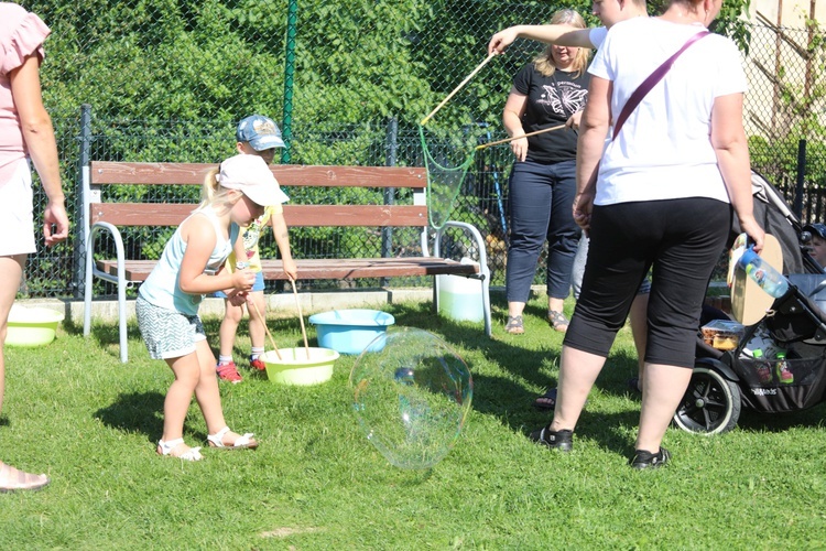 Dzień Rodziny przy papieskiej szkole w Porąbce-Kozubniku