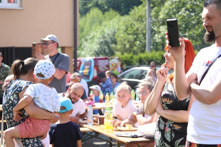 Dzień Rodziny przy papieskiej szkole w Porąbce-Kozubniku