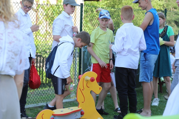 Dzień Rodziny przy papieskiej szkole w Porąbce-Kozubniku