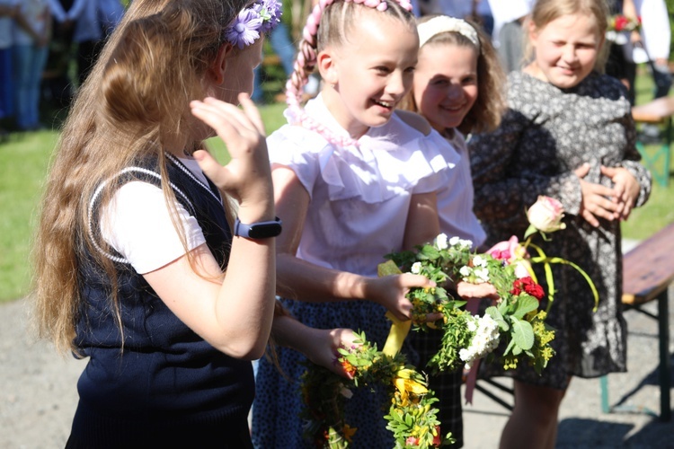 Dzień Rodziny przy papieskiej szkole w Porąbce-Kozubniku