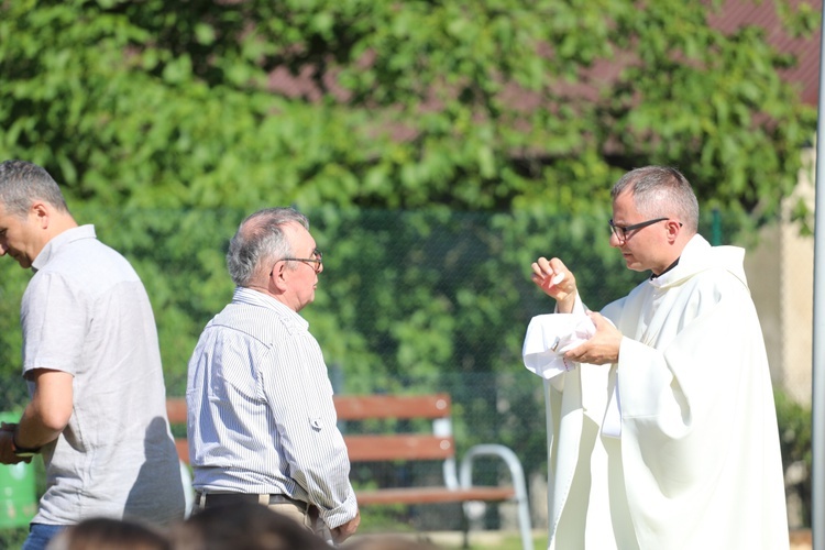 Dzień Rodziny przy papieskiej szkole w Porąbce-Kozubniku