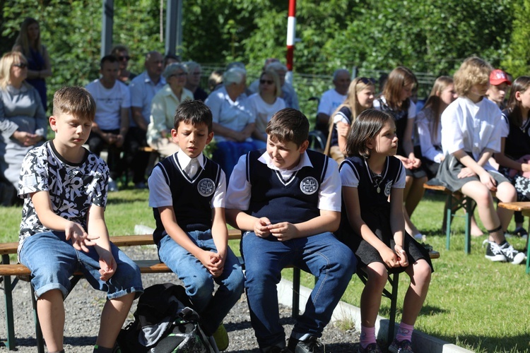 Dzień Rodziny przy papieskiej szkole w Porąbce-Kozubniku