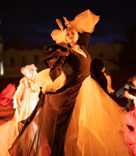 Festiwal Teatru Otwartego zakończył bal kostiumowy