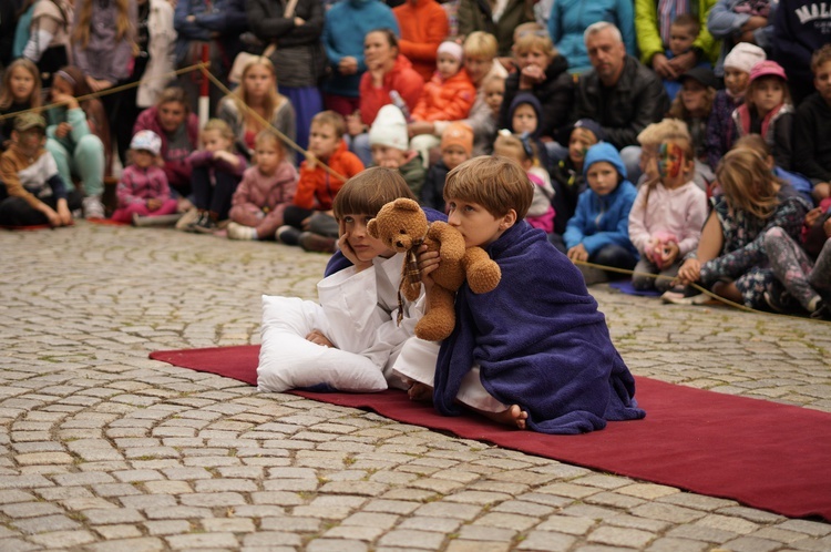 Festiwal Teatru Otwartego zakończył bal kostiumowy