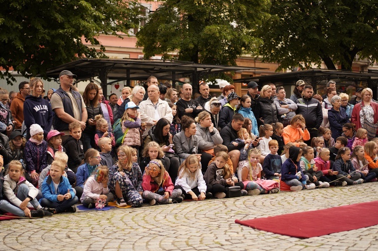 Festiwal Teatru Otwartego zakończył bal kostiumowy