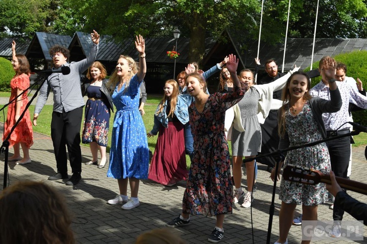 Oazowy dzień wspólnoty u Pani Cierpliwie Słuchającej w Rokitnie