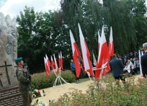 Uroczystości pod pomnikiem ofiar zbrodni wołyńskiej w Lublinie.