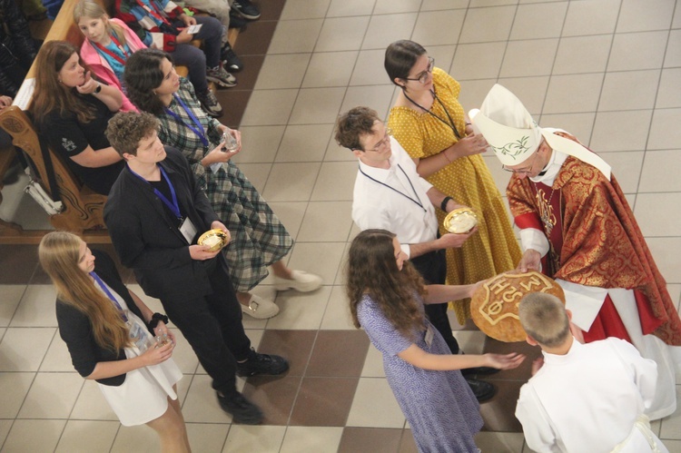 Dzień wspólnoty w Koniakowie - część 2 - Eucharystia i tańce