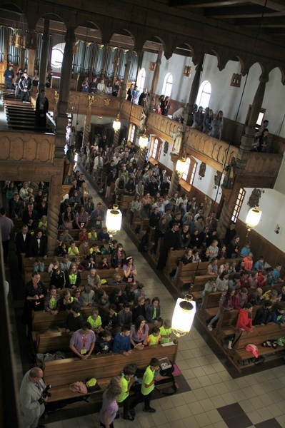 Dzień wspólnoty w Koniakowie - część 2 - Eucharystia i tańce