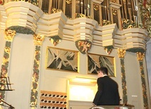 ▲	Jeden z niewielu instrumentów zbudowanych przez Andreasa Hildebrandta, które przetrwały do dziś, znajduje się w Pasłęku.