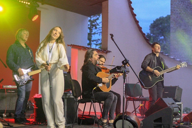 Koncert Carrantuohill na Spotkaniu Młodych w Wołczynie