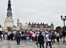 Wejście na Jasną Górę.