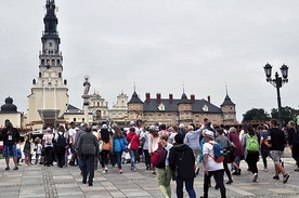 Wejście na Jasną Górę.