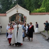 Rozpoczynają się obchody święta Matki Bożej Szkaplerznej