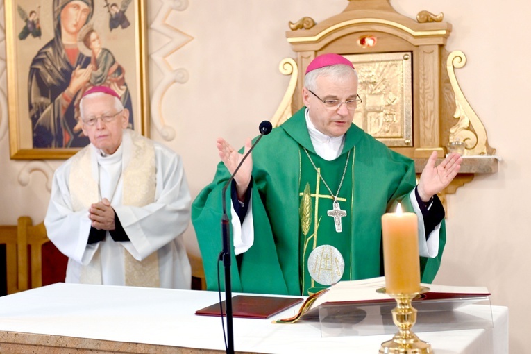 Biskup odwiedził stypendystów Dzieła Nowego Tysiąclecia