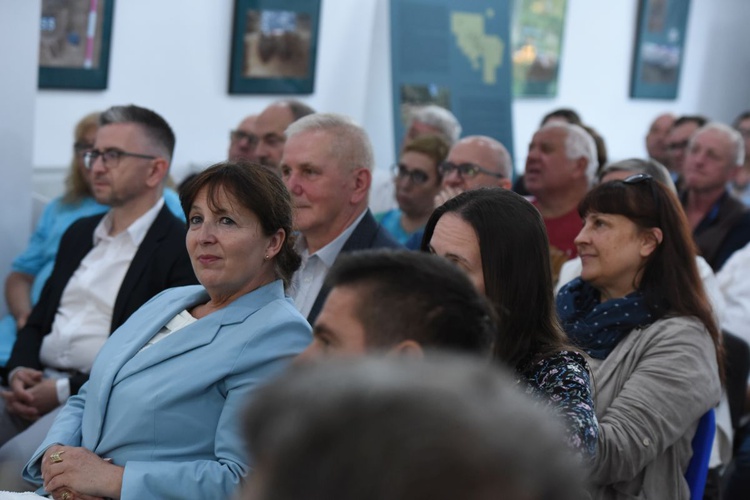 Cmentarzysko z Dębiny Zakrzowskiej