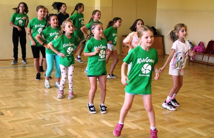 Prawie pół tysiąca dzieci ze Skoczowa spędziło tydzień wakacji w grupach artystycznych i sportowych, jednocześnie poznając słowo Boże - historię św. Pawła.