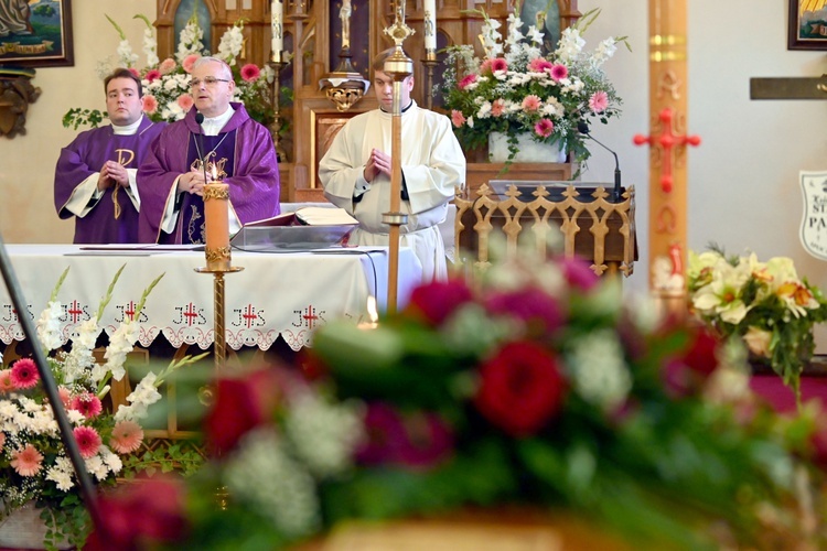 Mokrzeszów. Eksporta ciała ks. Stanisława Panewskiego