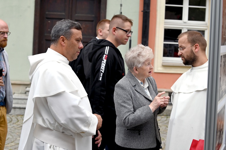 Wystawa i sesja historyczna z okazji 250-leciu kościoła św. Józefa Obl. NMP