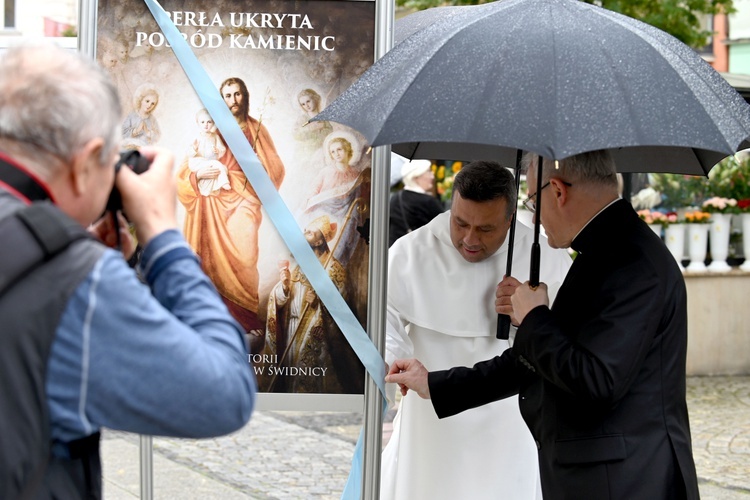 Wystawa i sesja historyczna z okazji 250-leciu kościoła św. Józefa Obl. NMP