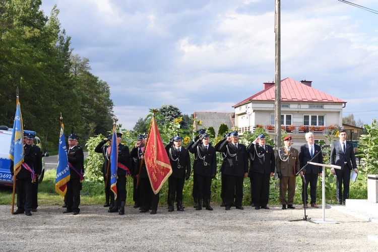 Pomnik w Ćwikowie