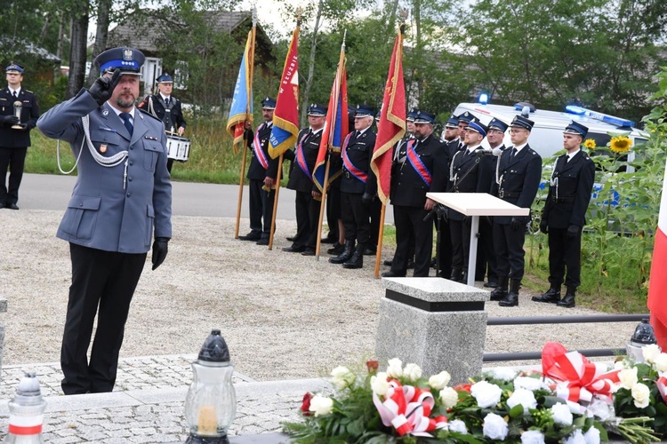 Pomnik w Ćwikowie