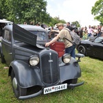 Zlot oldtimerów i święcenie pojazdów w Sławikowie