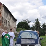 Zlot oldtimerów i święcenie pojazdów w Sławikowie