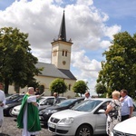 Zlot oldtimerów i święcenie pojazdów w Sławikowie