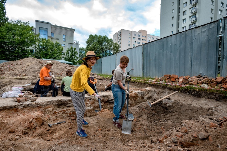 ​Bucik wykopany z dawnego getta 