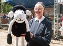 Raz w roku można stać się posiadaczem tego czarnego zwierzątka.