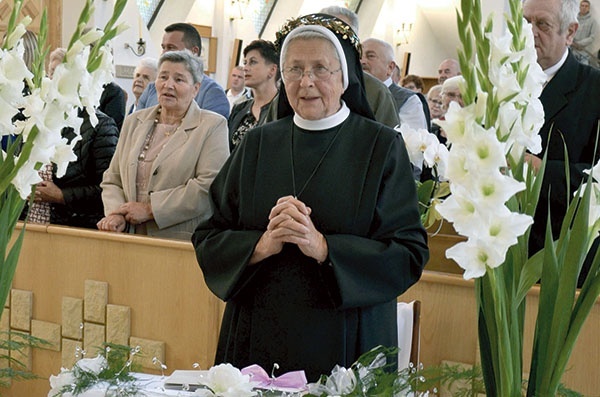 ▲	Elżbietanka w czasie jubileuszowej Mszy św.