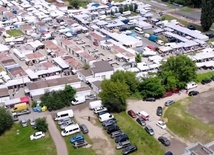 Dąbrowa Górnicza. Niedzielny handel przy ul. Tysiąclecia został zlikwidowany. Kupcy są oburzeni