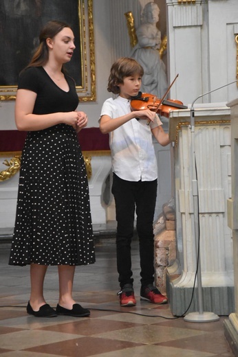 Służba Liturgiczna Ołtarza na rekolekcjach w paradyskim sanktuarium
