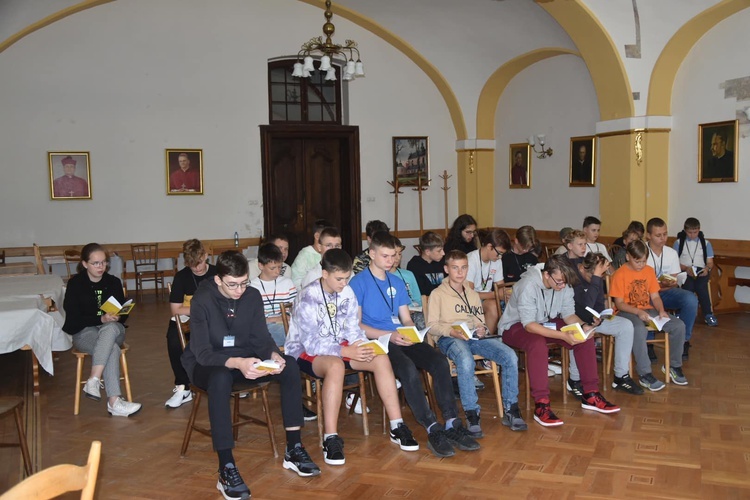 Służba Liturgiczna Ołtarza na rekolekcjach w paradyskim sanktuarium