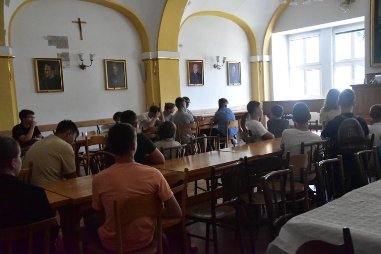 Służba Liturgiczna Ołtarza na rekolekcjach w paradyskim sanktuarium