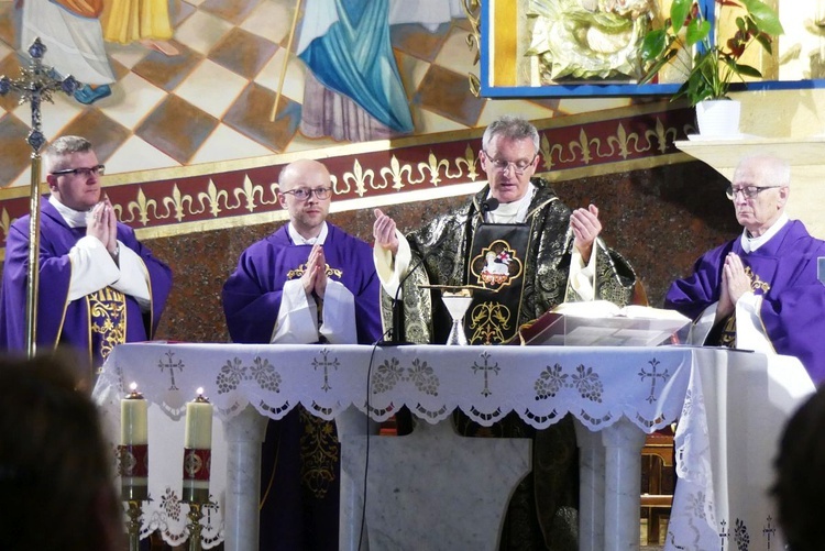 Pogrzeb śp. Marii Ciurli - gospodyni leśniańskiej parafii z 21-letnim stażem