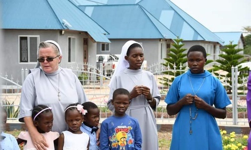 Siostry Dobre Samarytanki z placówki w Tanzanii.