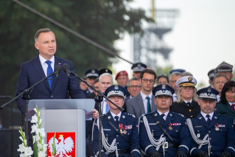 Katowice. Centralne obchody Święta Policji na pl. Sławika i Antalla