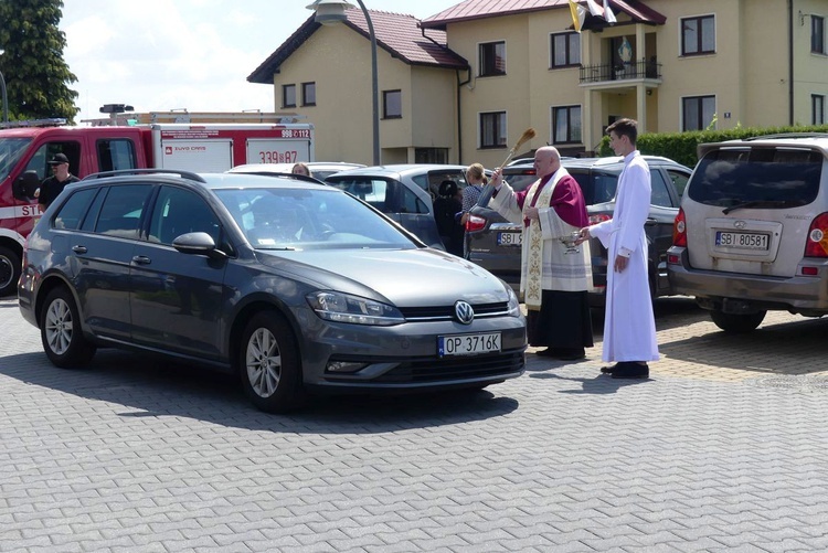 Kierowcy u św. Józefa Bilczewskiego w Wilamowicach