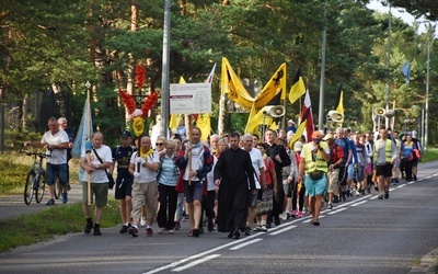 Najdłuższa w Polsce piesza pielgrzymka wyruszyła z Helu
